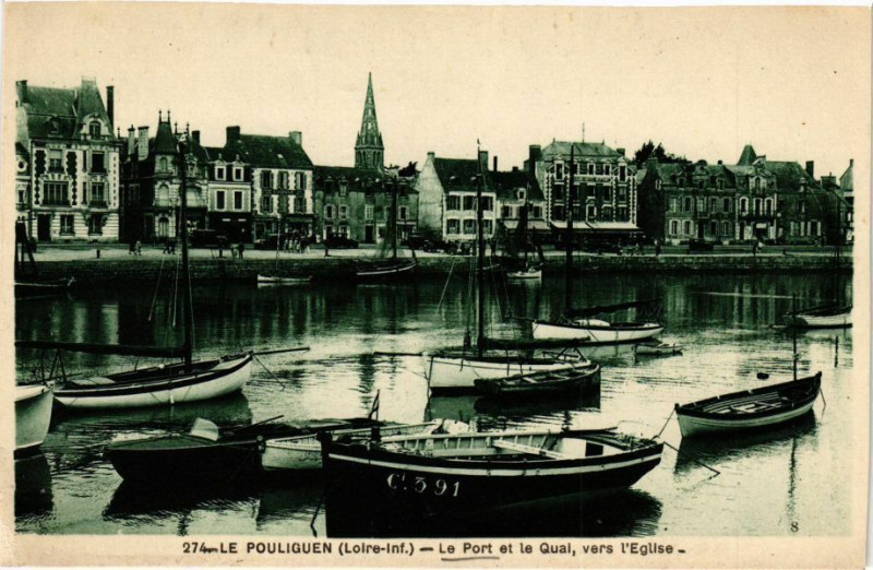 Carte postale ancienne Le Pouliguen - Le Port et le Quai vers l'Eglise au Pouliguen