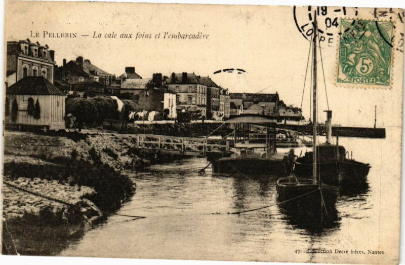 Carte postale ancienne Le Pellerien - La cale aux foins et l'embarcadere