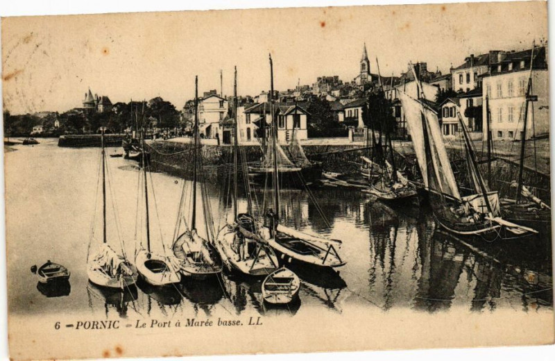 Carte postale ancienne Pornic - Le Port a Marée basse à Pornic