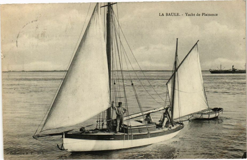Carte postale ancienne La Baule - Yacht de Plaisance
