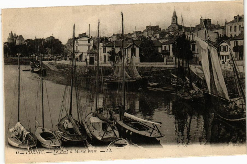 Carte postale ancienne Pornic - Le Port a Marée basse à Pornic