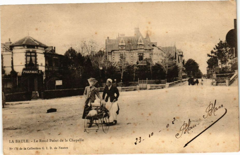 Carte postale ancienne La Baule - Le Rond Point de la Chapelle