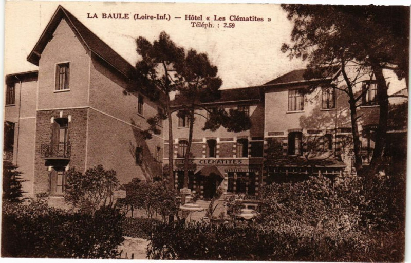 Carte postale ancienne La Baule - Hotel Les Clematies