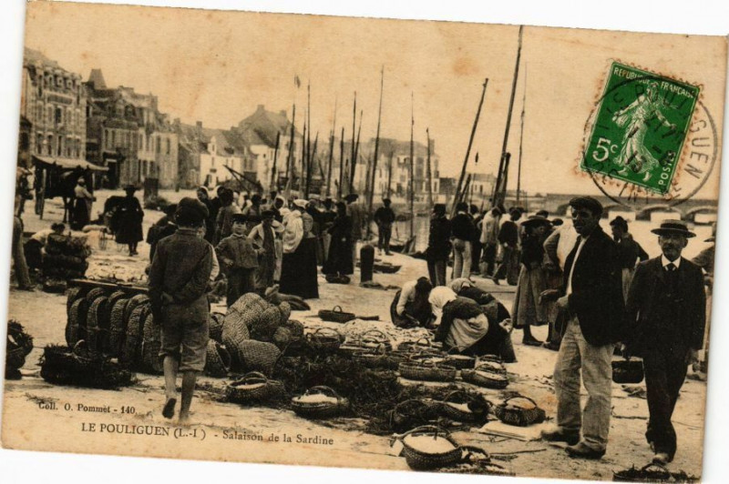 Carte postale ancienne Le Pouliguen - Salaison de la Sardine au Pouliguen