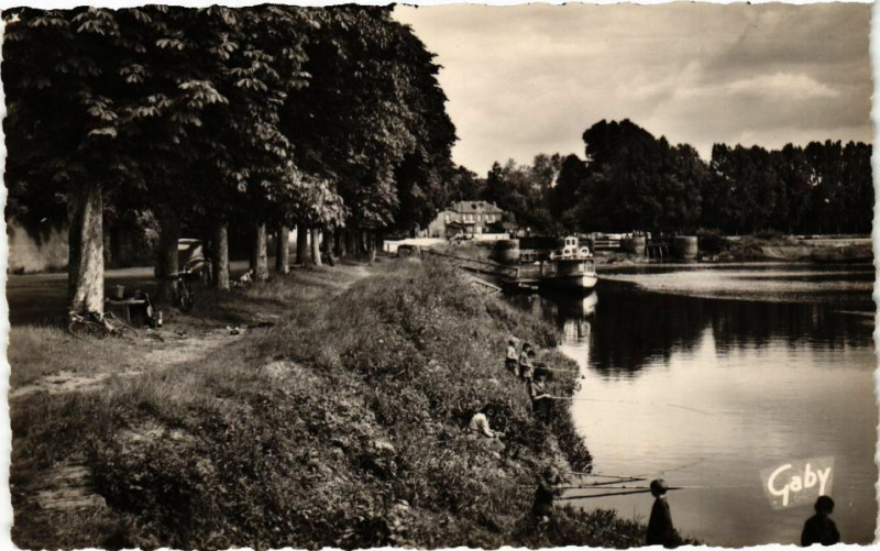 Carte postale ancienne Vertou - La Vedette au debarcadere au à Vertou