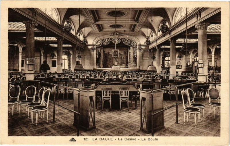 Carte postale ancienne La Baule - Le Casino - La Boule