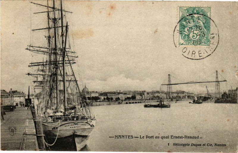 Carte postale ancienne Nantes - Le Port au quai Ernest-Renaud à Nantes