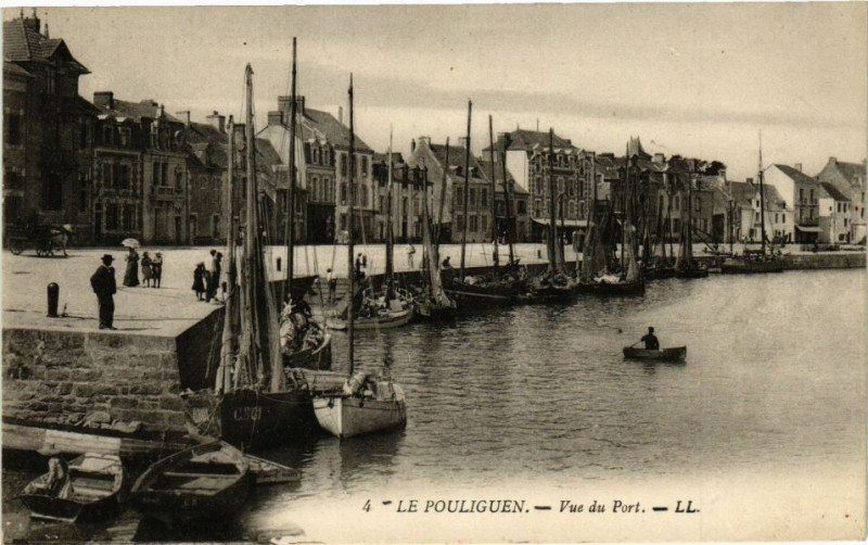 Carte postale ancienne Le Pouliguen - Vue du Port au Pouliguen