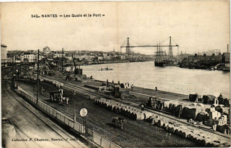 Carte postale ancienne Nantes - Les Quais et le Port à Nantes