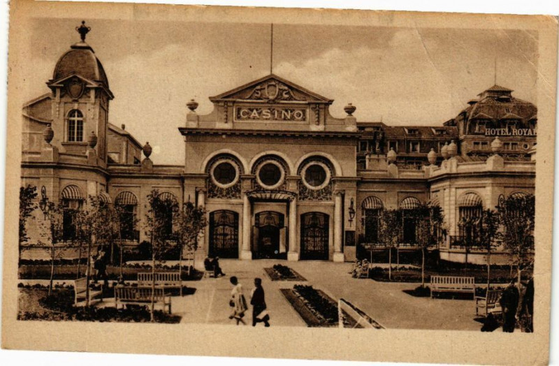 Carte postale ancienne La Baule - Le Casino
