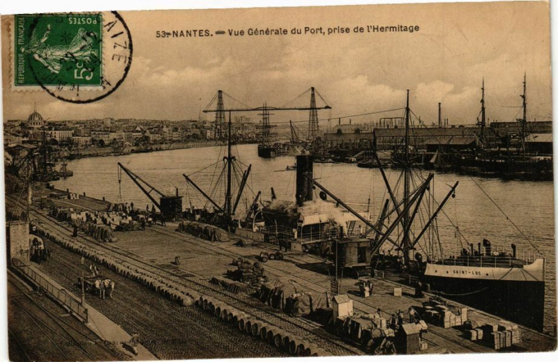 Carte postale ancienne Nantes - Vue générale du Port prise de l'Hermitage à Nantes