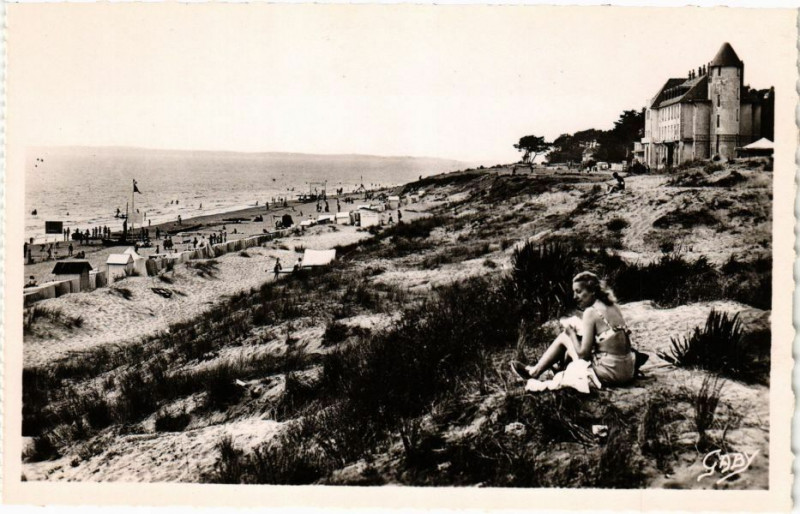 Carte postale ancienne Saint-Brevin-l'Ocean - Les Dunes et la Plage