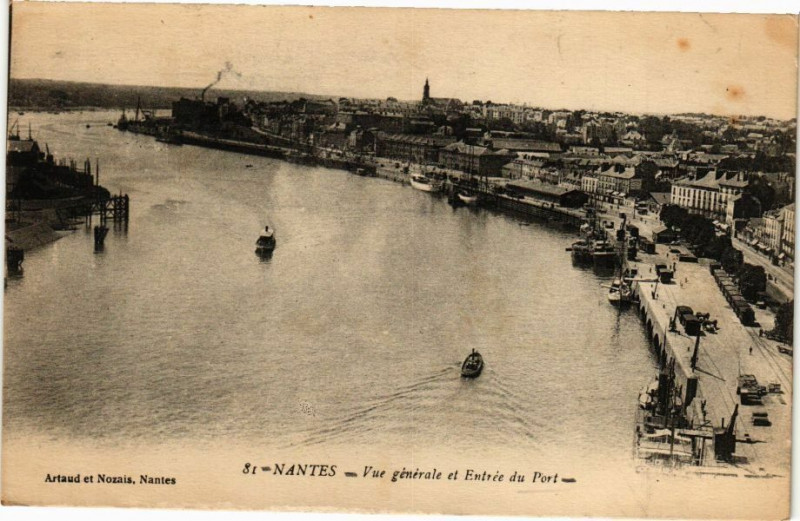 Carte postale ancienne Nantes - Vue générale et Entrée du Port à Nantes