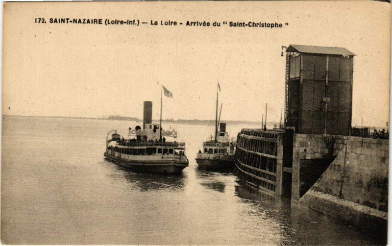 Carte postale ancienne Saint-Nazaire La Loire-Arrivée du Saint-Christophe à Saint-Nazaire