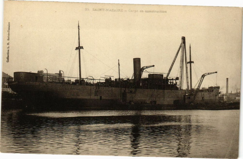 Carte postale ancienne Saint-Nazaire Cargo an construction à Saint-Nazaire