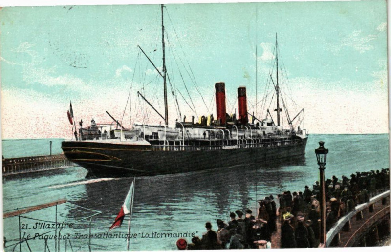 Carte postale ancienne Saint-Nazaire - Le Paquebot Transatlatique La Normandie à Saint-Nazaire