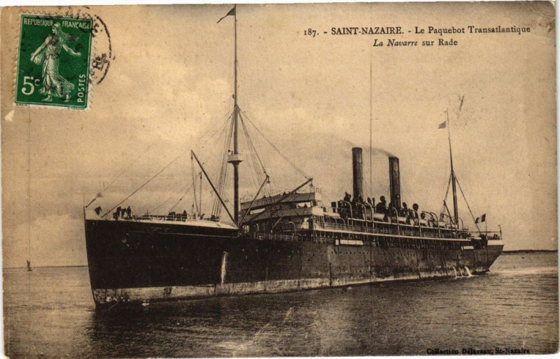 Carte postale ancienne Saint-Nazaire - Le Paquebot Transatlatique La Navarre sur Rade à Saint-Nazaire