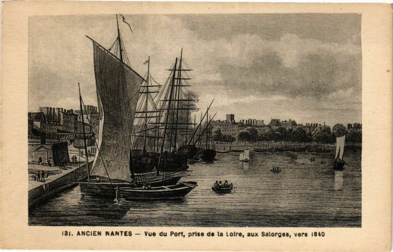 Carte postale ancienne Nantes - Vue du Port prise de la Loire aux Salorges à Nantes