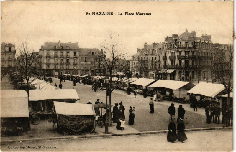 Carte postale ancienne Saint-Nazaire La Place Marceau à Saint-Nazaire