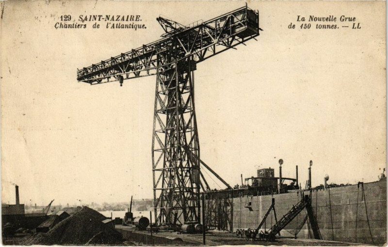 Carte postale ancienne Saint-Nazaire Chantiers de I'Atlantique à Saint-Nazaire