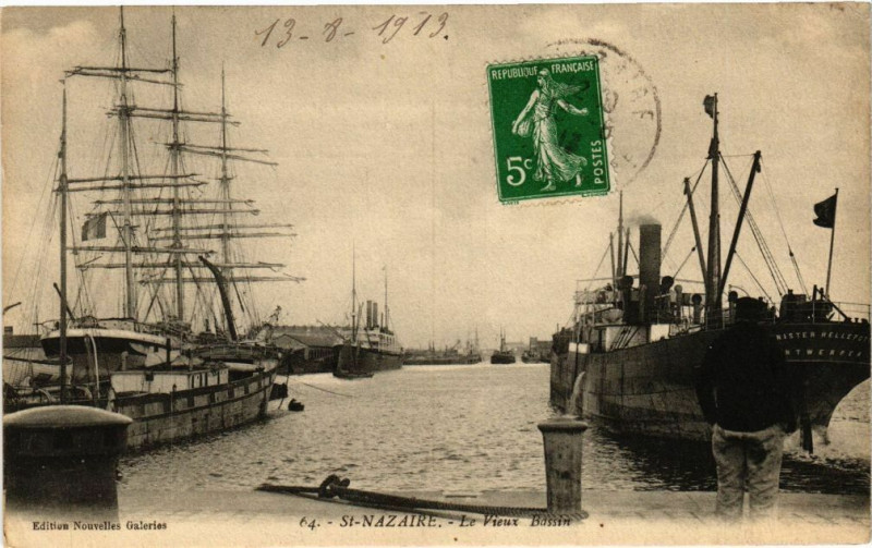 Carte postale ancienne Saint-Nazaire - Le vieux Bassin à Saint-Nazaire