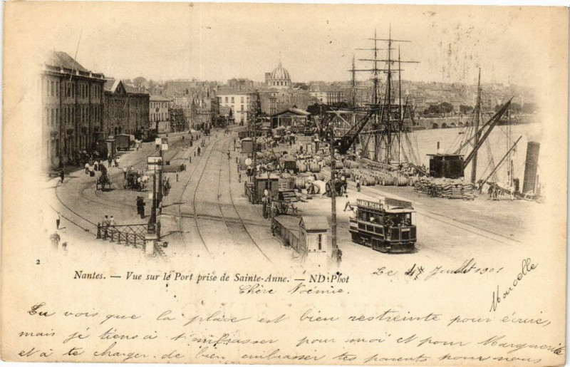 Carte postale ancienne Nantes-Vue sur le Port prise de Sainte-Anne à Nantes