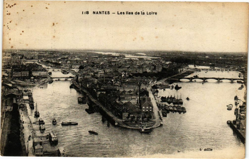 Carte postale ancienne Nantes-Les Iles de la Loire à Nantes