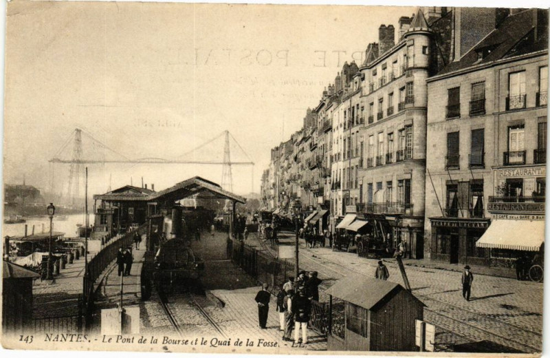 Carte postale ancienne Nantes-Le Pont de la Bourse et le Quai de la Fosse à Nantes