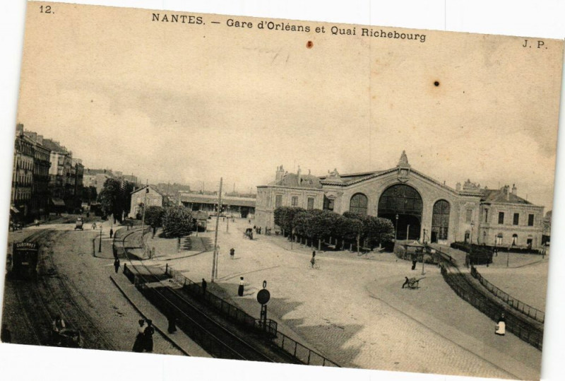 Carte postale ancienne Nantes - Gare d'Orleans et Quai Richebourg à Nantes