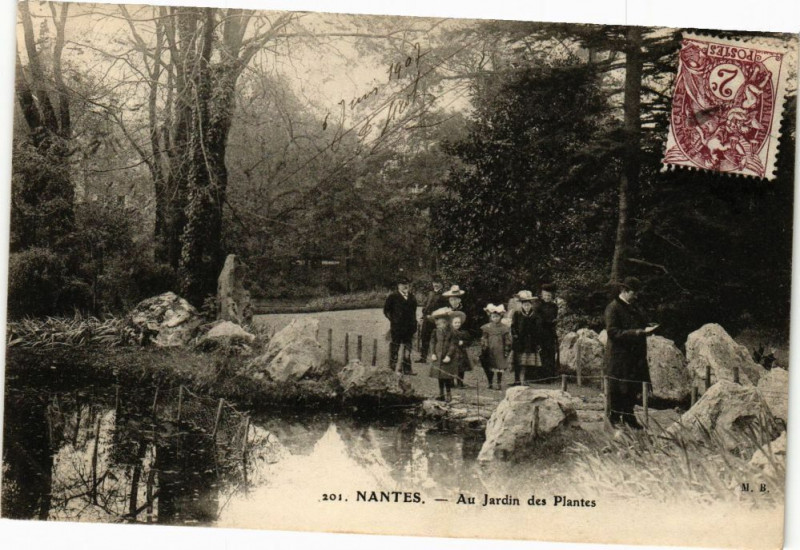Carte postale ancienne Nantes - Au Jardin des Plantes à Nantes