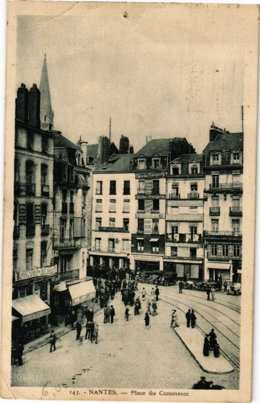 Carte postale ancienne Nantes - Place du Commerce à Nantes
