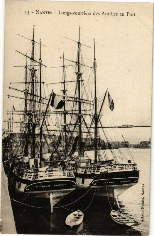 Carte postale ancienne Nantes - Long-courries des Antilles au Port à Nantes