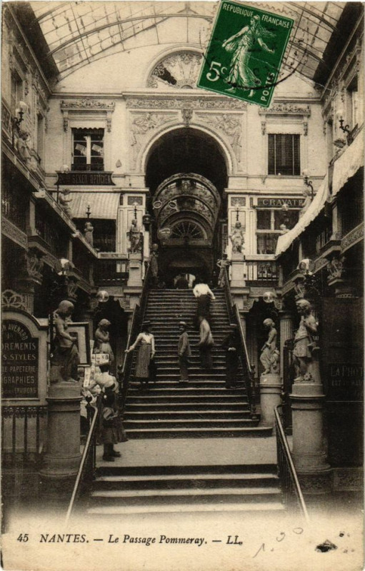 Carte postale ancienne Nantes - Le Passage Pommeray à Nantes