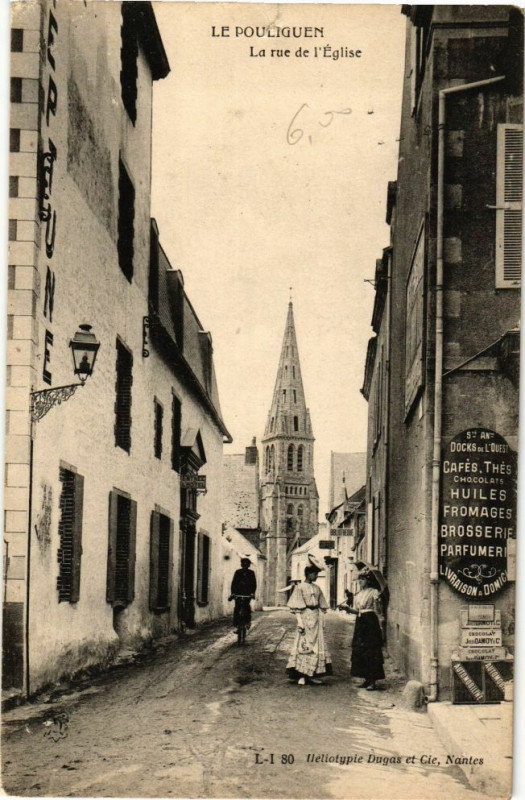 Carte postale ancienne Le Puliguen - La rue de l'Eglise