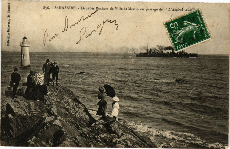 Carte postale ancienne Saint-Nazaire - Dans les Rochers de Ville-es-Martin au passage de... à Saint-Nazaire