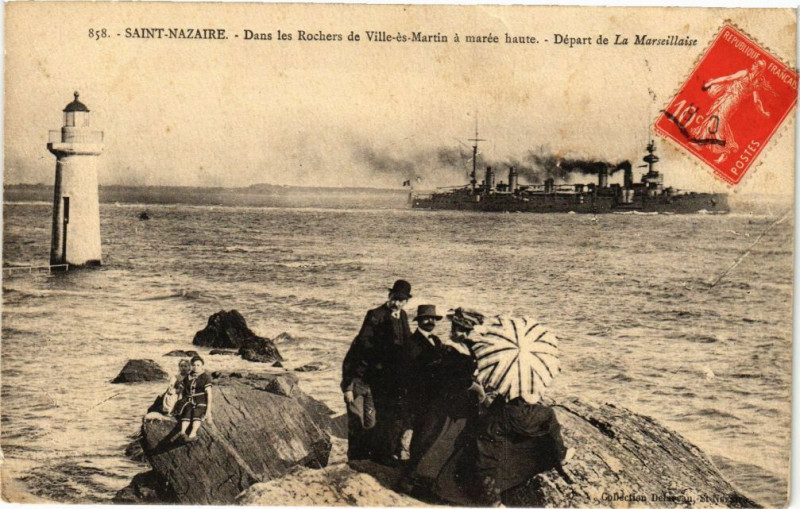 Carte postale ancienne Saint-Nazaire - Dans les Rochers de Ville-es-Martin a marée haute à Saint-Nazaire