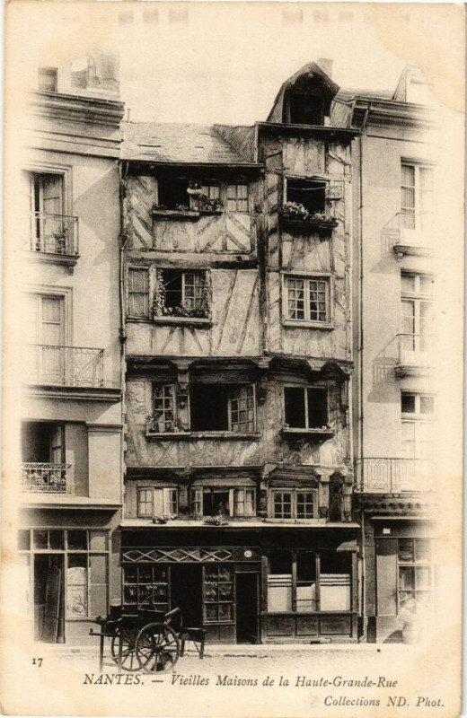 Carte postale ancienne Nantes - Vieilles Maisons de la Haute-Grande-Rue à Nantes