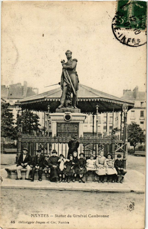 Carte postale ancienne Nantes - Statue du General Cambronne à Nantes