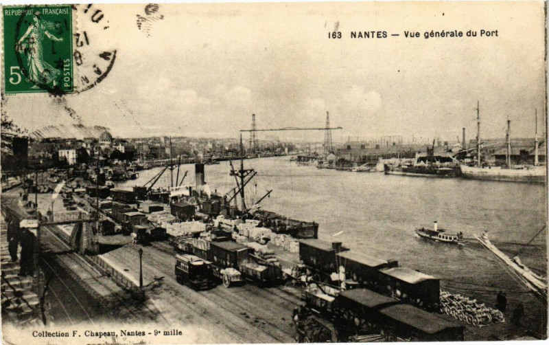 Carte postale ancienne Nantes - Vue générale du Port à Nantes