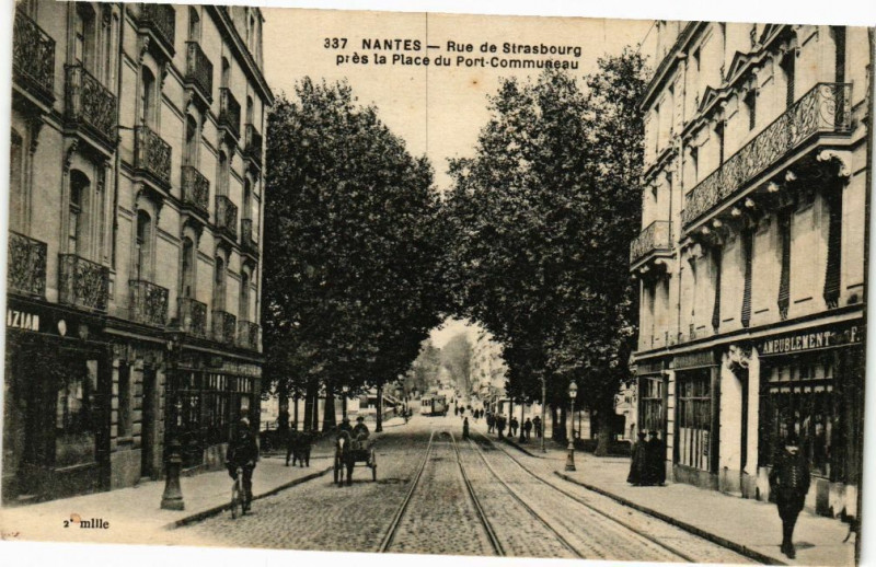 Carte postale ancienne Nantes - Rue de Strasbourg Pres la Place du Port-Communeau à Nantes