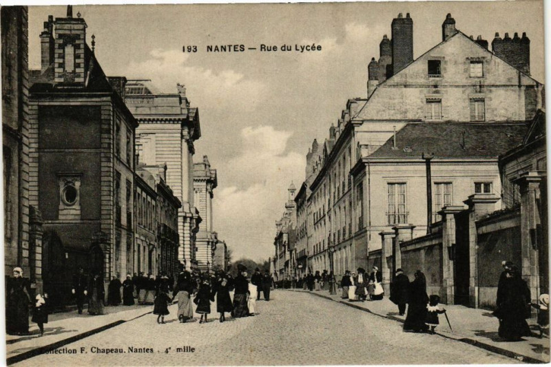 Carte postale ancienne Nantes - Rue du Lycée à Nantes