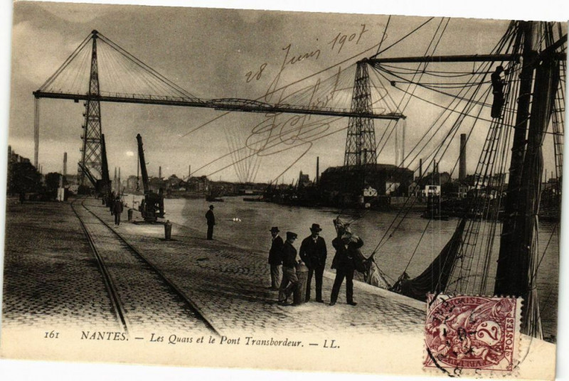 Carte postale ancienne Nantes - Les Quais et le Pont Transbordeur à Nantes