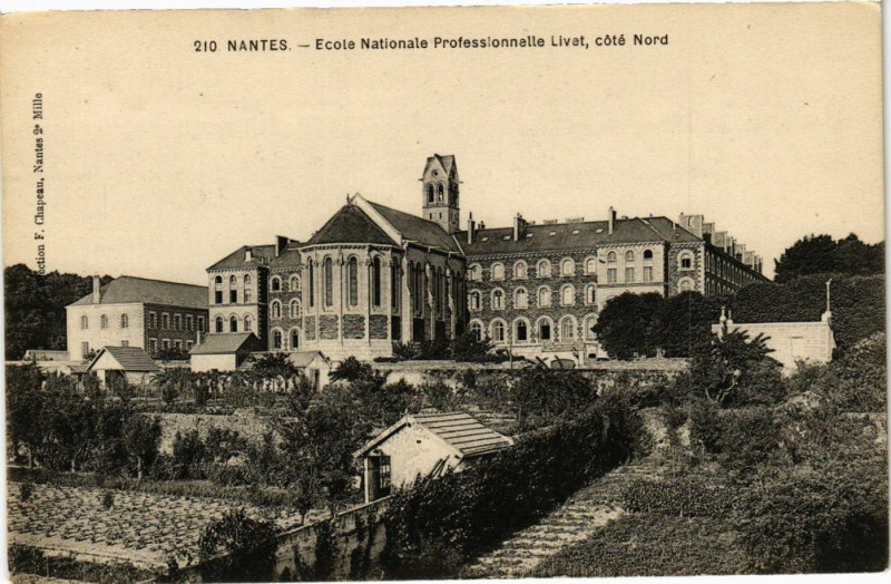 Carte postale ancienne Nantes - Ecole Nationale Professionnelle Livet cote Nord à Nantes