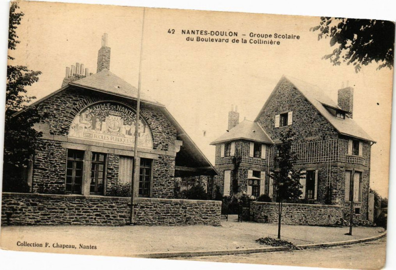 Carte postale ancienne Nantes-Doulon-Groupe Scolaire du Boulevard de la Colliniere à Nantes