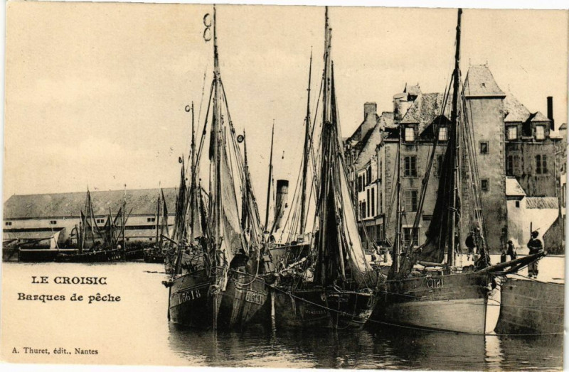 Carte postale ancienne Le Croisic - Barques de peche au Croisic