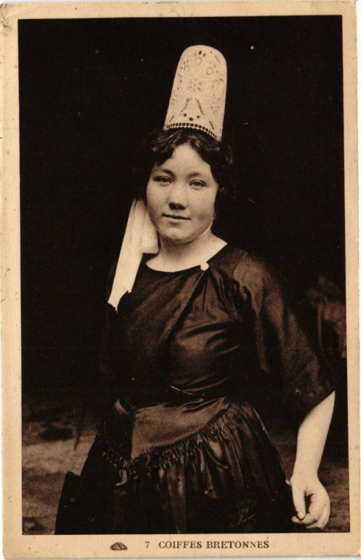 Carte postale ancienne Coiffes Bretonnes