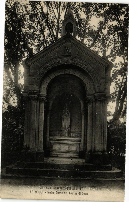 Carte postale ancienne Saint-Sebastien-Les-Nantes Le Douet-Notre Dame à Nantes