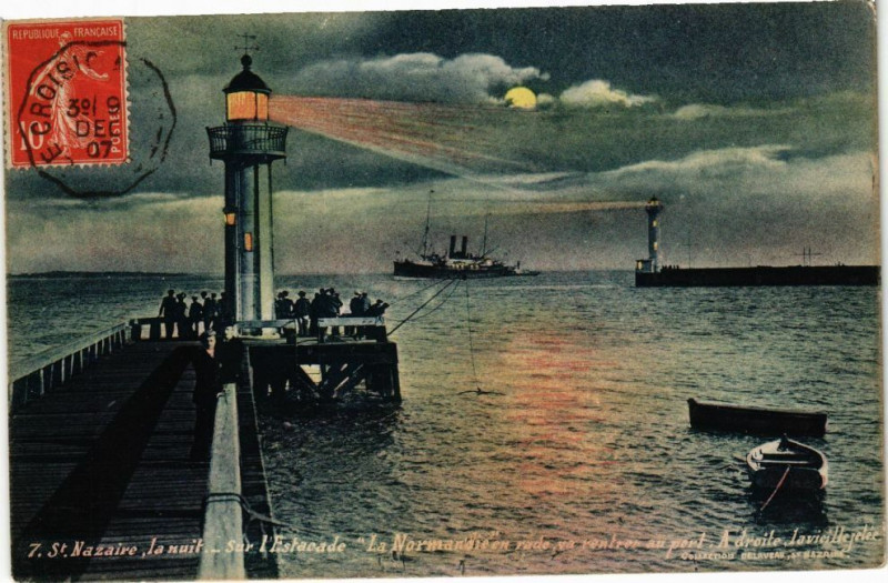 Carte postale ancienne Saint-Nazaire la nuit-sur I'Estacade La Normandie à Saint-Nazaire