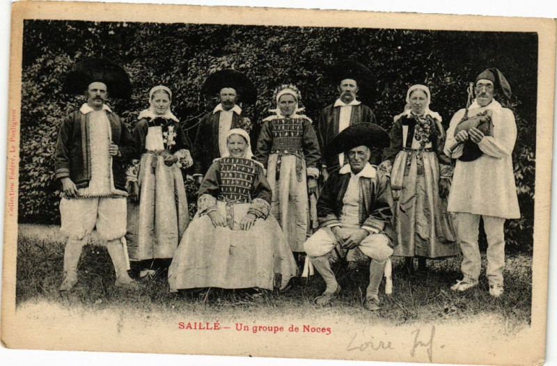 Carte postale ancienne Saille-Un groupede Noces