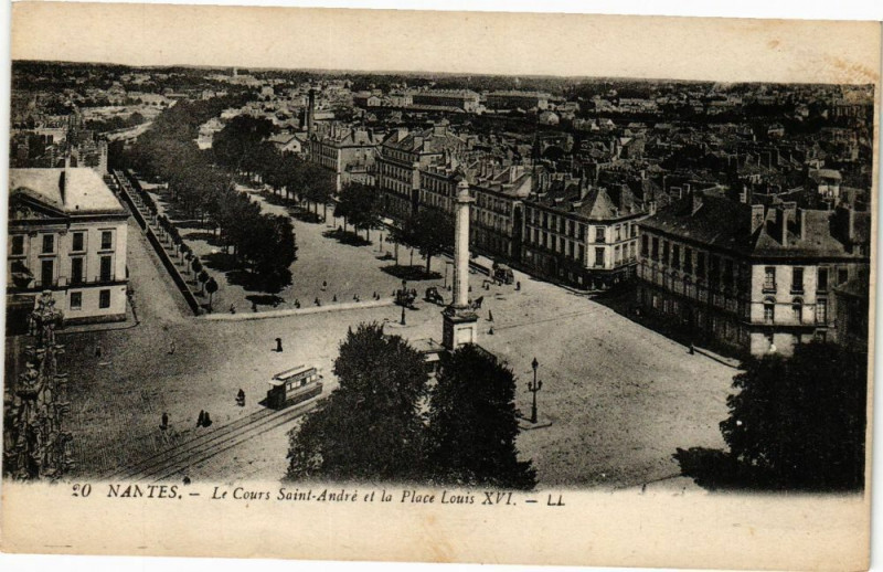 Carte postale ancienne Nantes-Le Cours Saint-Andre et la Place Louis Xvi à Nantes